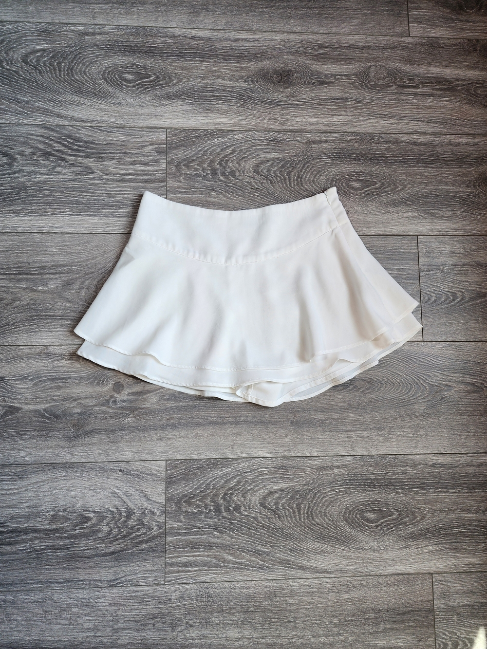 Women's White Layered Fluted Mini Skort Shorts Size Small